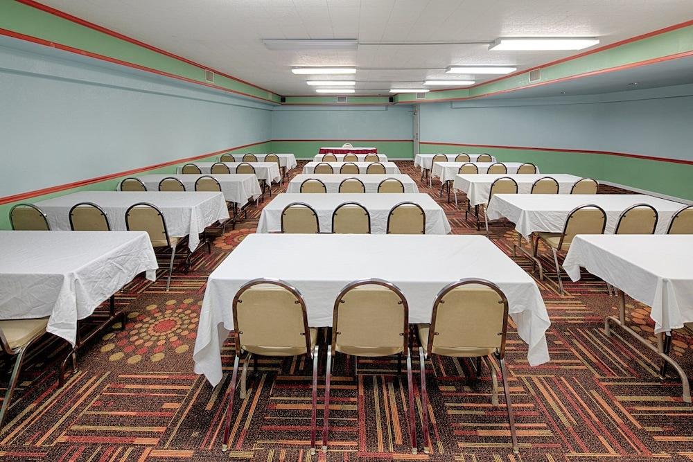 Hawthorn Extended Stay By Wyndham Chambersburg Exteriör bild
